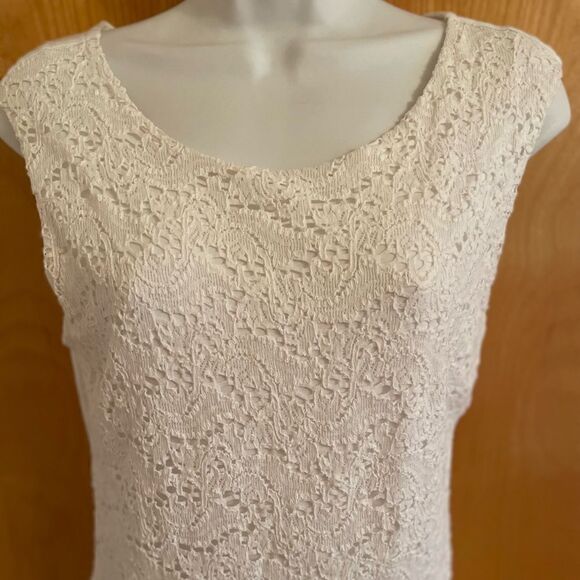 BANANA Republic lace top/shell size M - Picture 2 of 6